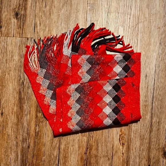 Cejon Red Black Metallic Argyle Knit Scarf - Picture 1 of 4